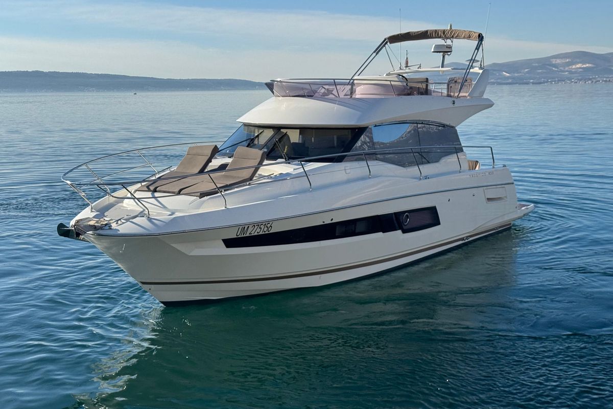 2018 Prestige 46 