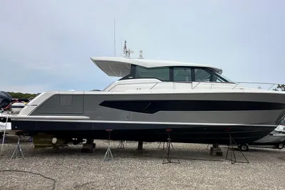 Tiara Yachts EX 60