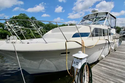 Chris-Craft 381 Catalina