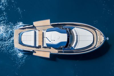 Yacht
