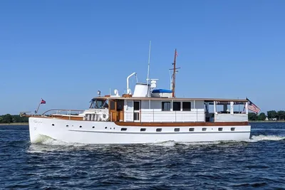 Trumpy "60" Houseboat