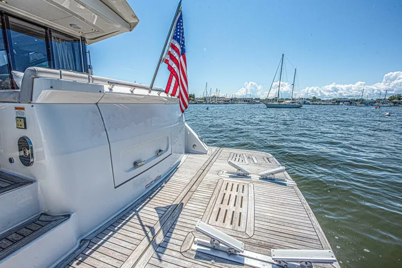 Bob 'n Around Yacht Photos Pics 2018 Sea Ray L550 - Image 15