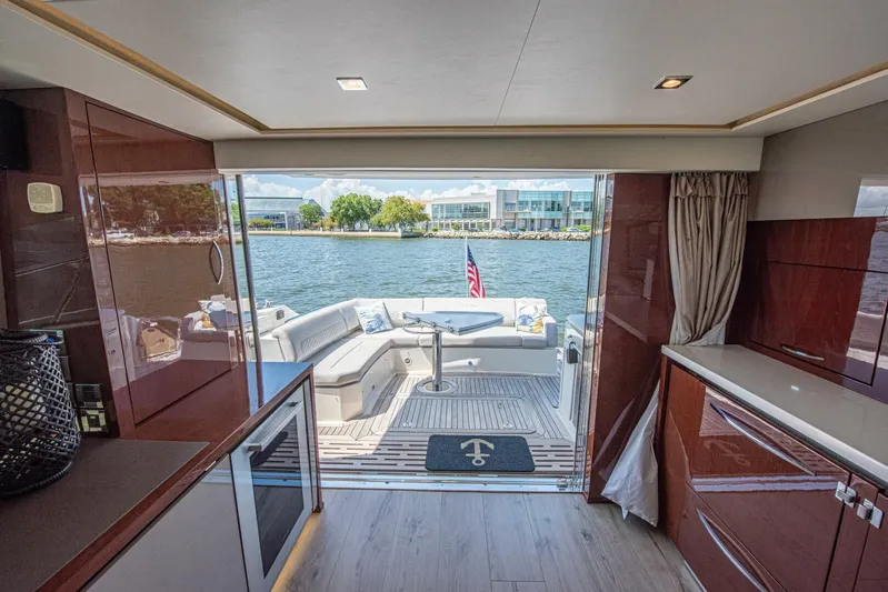 Bob 'n Around Yacht Photos Pics 2018 Sea Ray L550 - Image 31