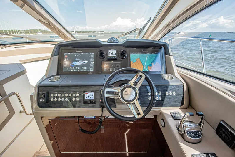 Bob 'n Around Yacht Photos Pics 2018 Sea Ray L550 - Image 43