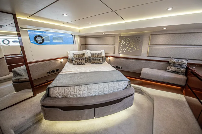 Bob 'n Around Yacht Photos Pics 2018 Sea Ray L550 - Image 49