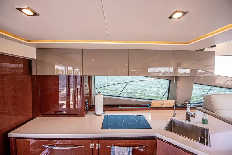 Bob 'n Around Yacht Photos Pics 2018 Sea Ray L550 - Image 28