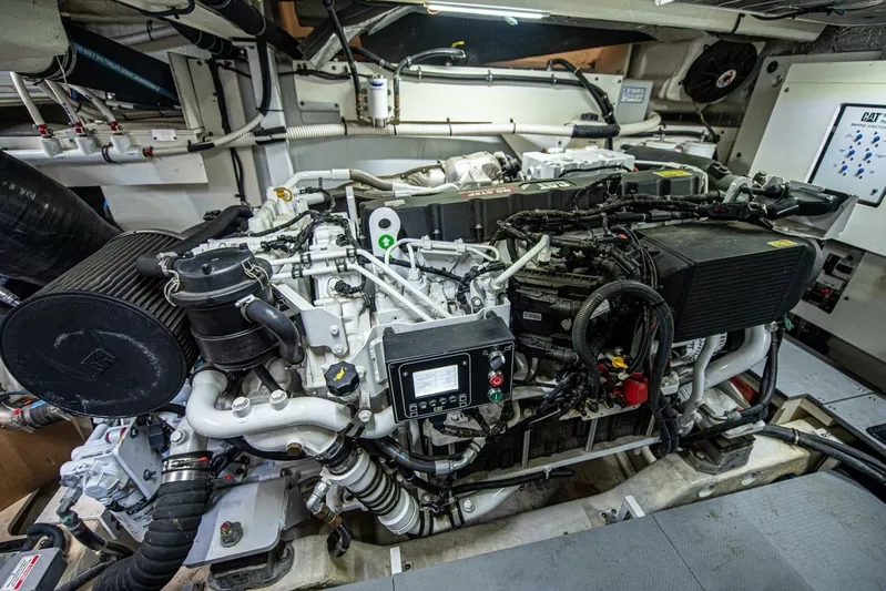 Bob 'n Around Yacht Photos Pics 2018 Sea Ray L550 - Image 66