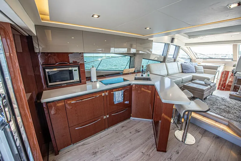 Bob 'n Around Yacht Photos Pics 2018 Sea Ray L550 - Image 26