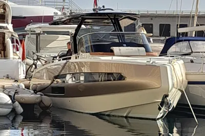 Invictus 320GT