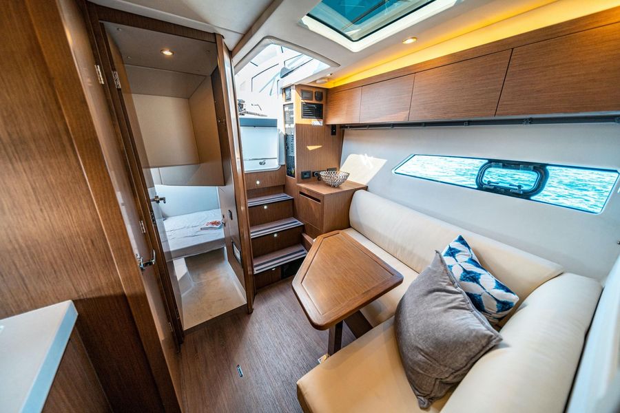 2020 Beneteau Gran Turismo 36 Outboard
