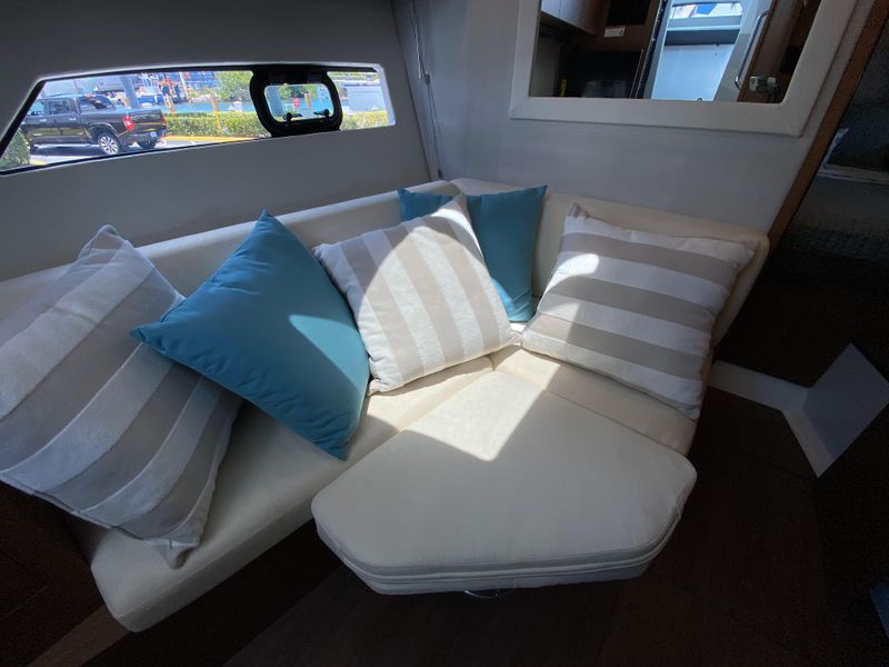 2020 Beneteau Gran Turismo 36 Outboard