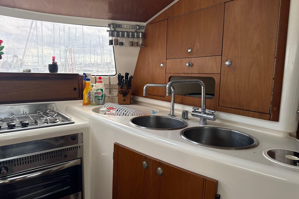 2003 Fountaine Pajot 42 