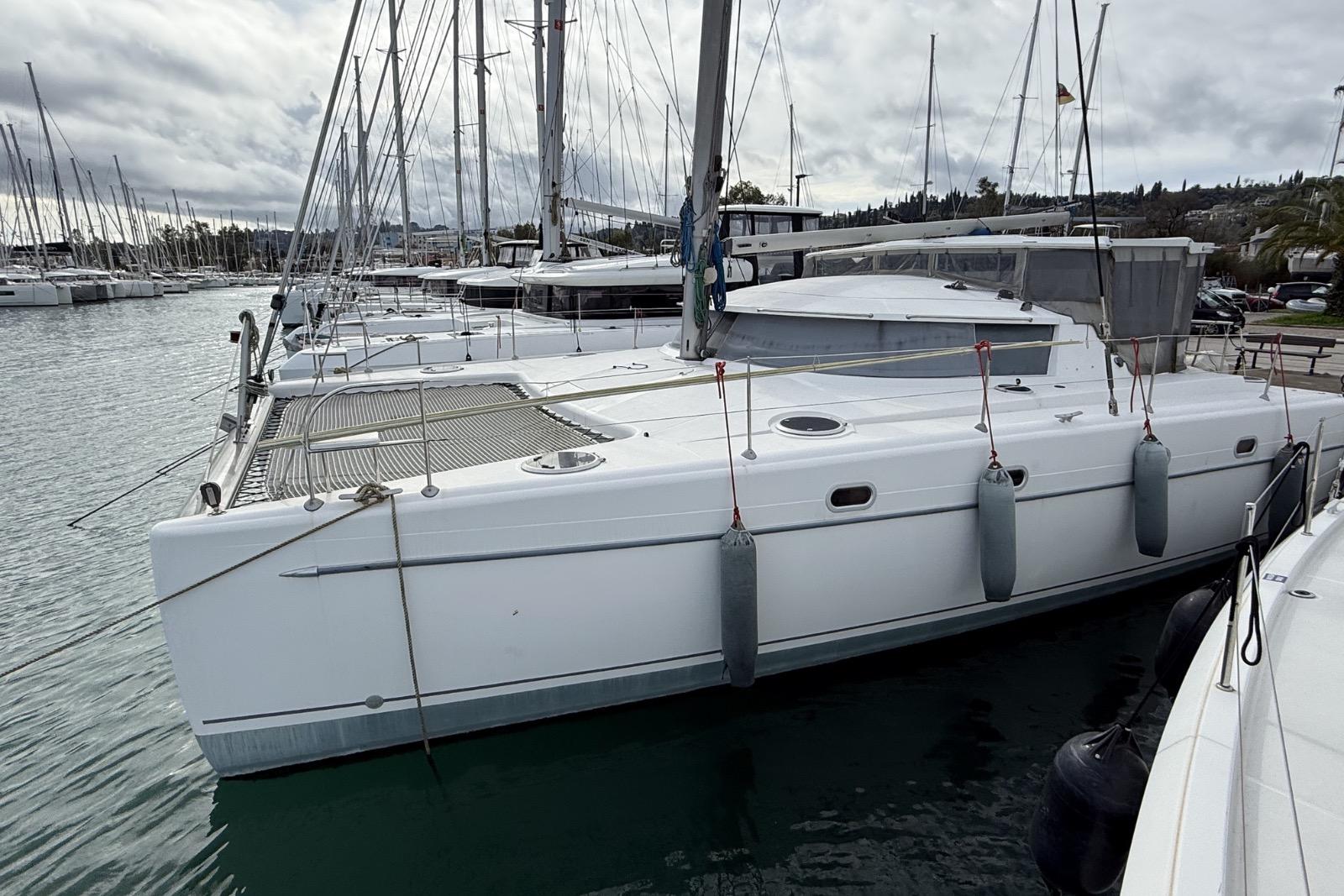 2003 Fountaine Pajot Belize 43