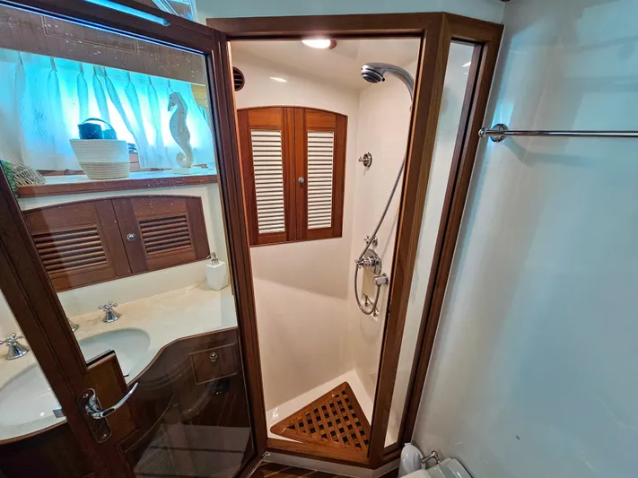 Living With E's Yacht Photos Pics 