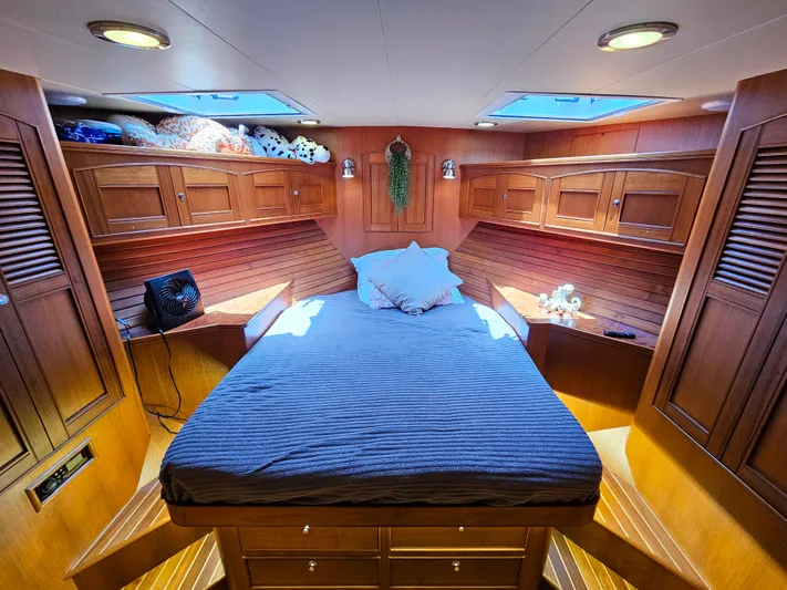 Living With E's Yacht Photos Pics 