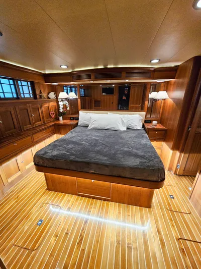 Living With E's Yacht Photos Pics 