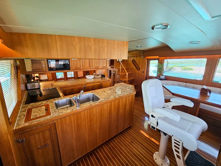 Living With E's Yacht Photos Pics 