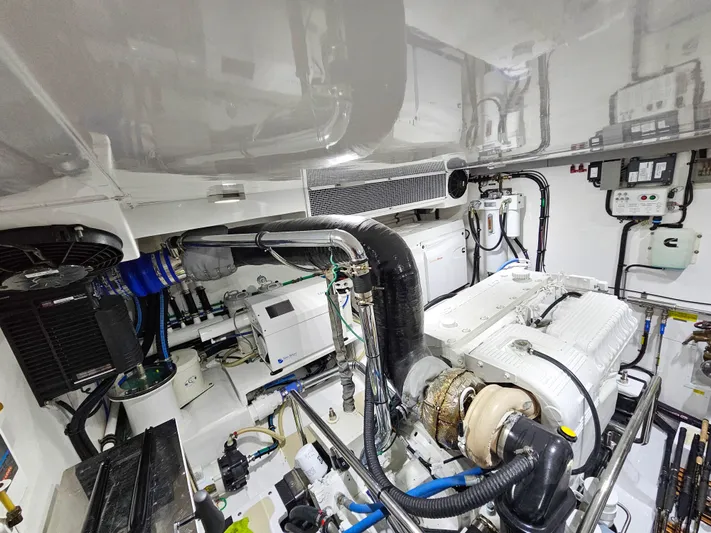 Living With E's Yacht Photos Pics 