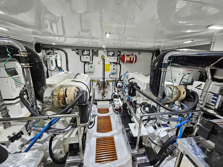 Living With E's Yacht Photos Pics 