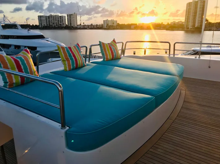 Relentless Yacht Photos Pics 