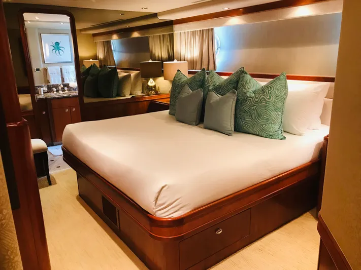 Relentless Yacht Photos Pics 