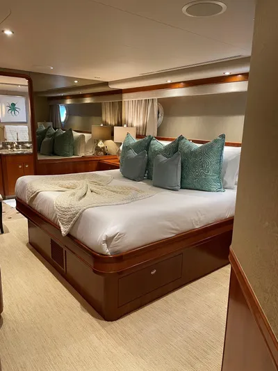 Relentless Yacht Photos Pics Luxurious bedroom in 2006 Westport Tri-Deck Motoryacht.