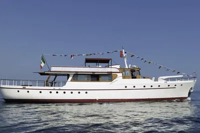 Custom Classic Gentleman Yacht