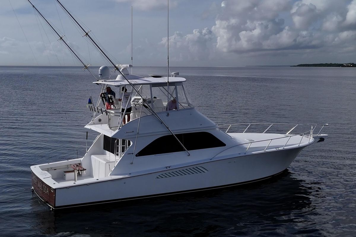 2004 Viking 48 