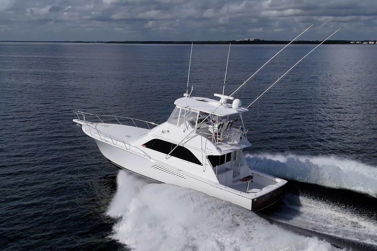 2004 Viking 48 