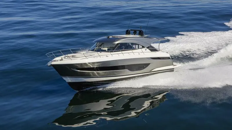  Yacht Photos Pics 2026 Riviera 4600 Sport Yacht - Image 7