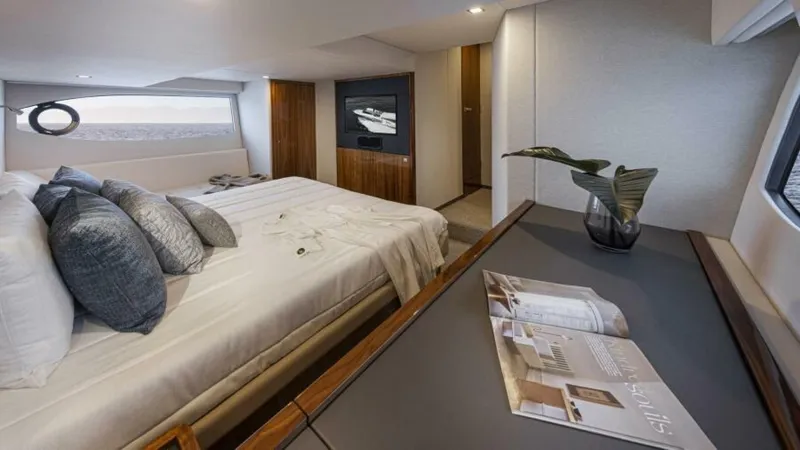  Yacht Photos Pics 2026 Riviera 4600 Sport Yacht - Image 18