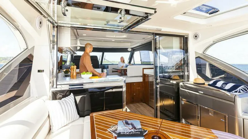  Yacht Photos Pics 2026 Riviera 4600 Sport Yacht - Image 10
