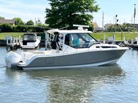 2022 Boston Whaler 325 Conquest