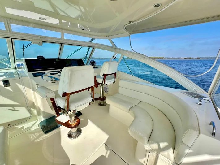 Steamer Yacht Photos Pics Luxurious 2008 Albemarle 410 Express Fisherman yacht interior with ocean view.