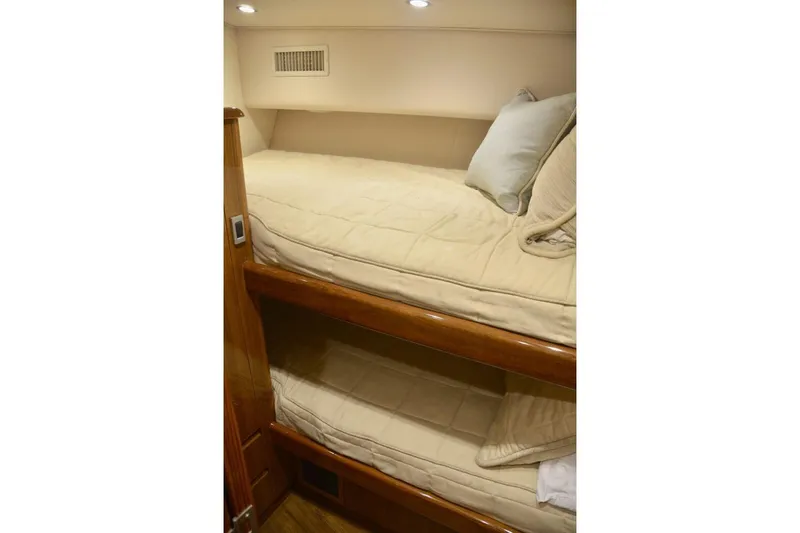 One More Yacht Photos Pics Viking 52 ONE MORE - Guest Cabin