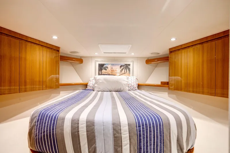 One More Yacht Photos Pics Viking 52 ONE MORE - Master Stateroom