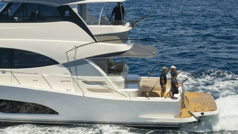  Yacht Photos Pics 2027 Riviera 58 Sports Motor Yacht - Image 6