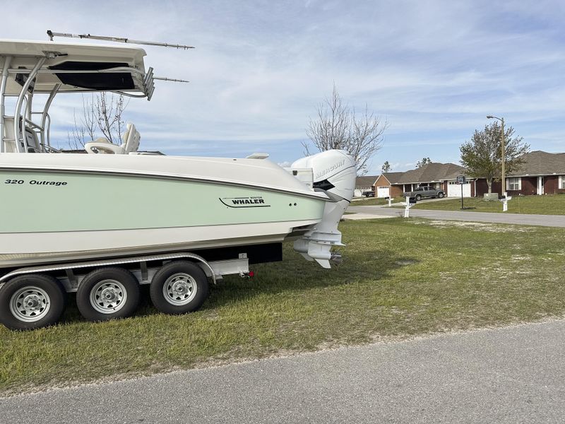 2004 Boston Whaler 32 Outrage