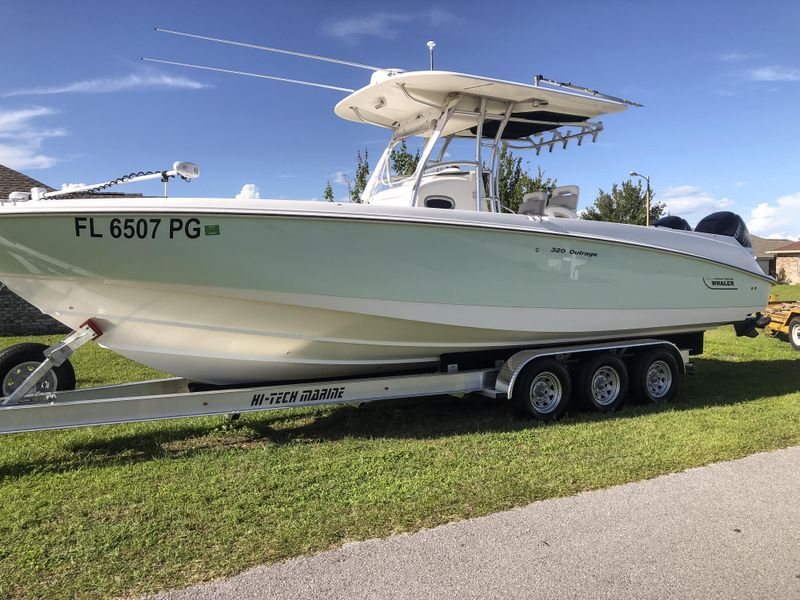 2004 Boston Whaler 32 Outrage