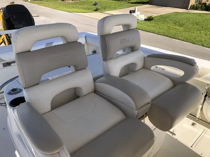  Yacht Photos Pics 2004 Boston Whaler 32 Outrage boat seats, featuring plush, ergonomic design.