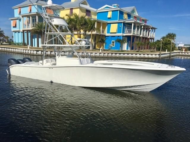 2010 Yellowfin 42 Center Console