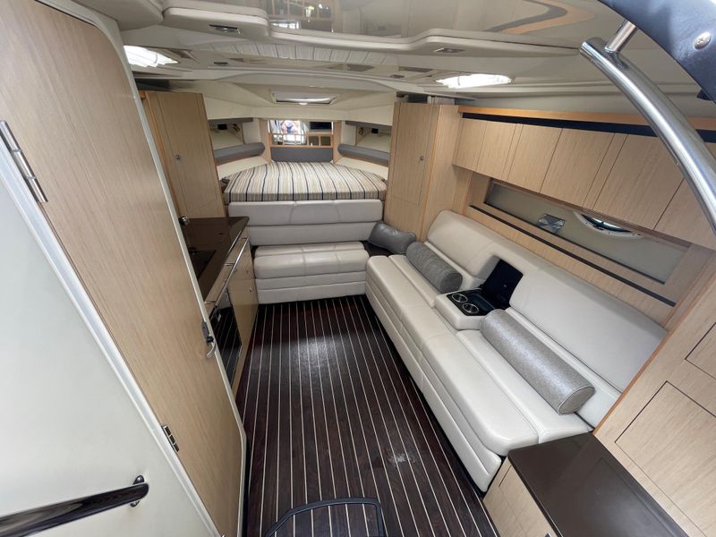 2016 Monterey 335 Sport Yacht