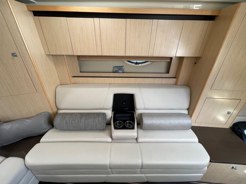 2016 Monterey 335 Sport Yacht