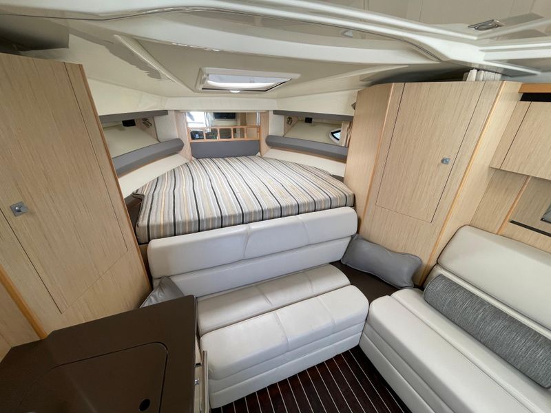 2016 Monterey 335 Sport Yacht