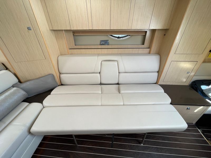 2016 Monterey 335 Sport Yacht