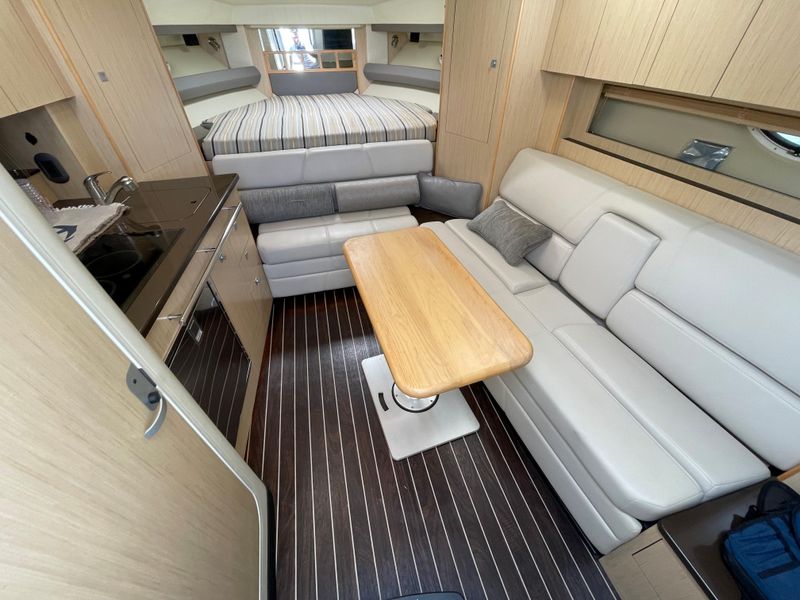 2016 Monterey 335 Sport Yacht