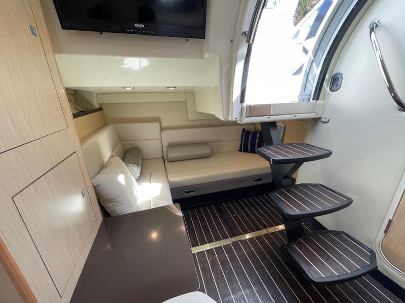 2016 Monterey 335 Sport Yacht