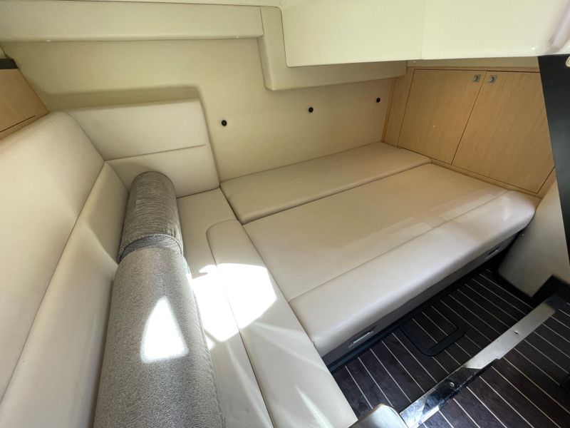 2016 Monterey 335 Sport Yacht