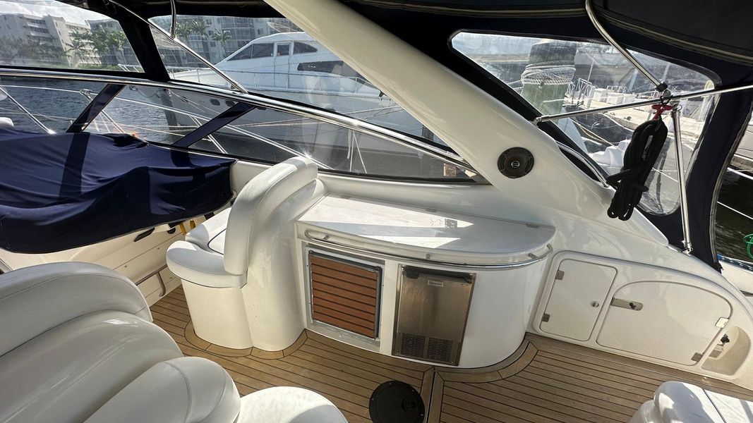 2000 Sunseeker Camargue 44