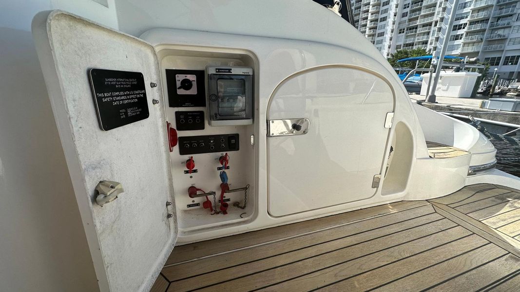 2000 Sunseeker Camargue 44